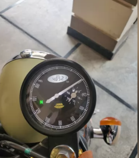 Jawa 42 – 2020 – 5k Kms – Rs. 1,70,000