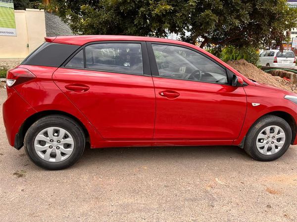 2015 Hyundai i20 Magna VTVT for Sale @ Bengaluru – 55 lakhs