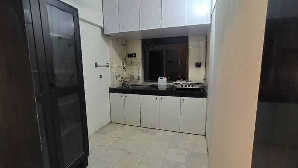 2bhk apartment for rent @ Santacruz, Mumbai – 65k per month