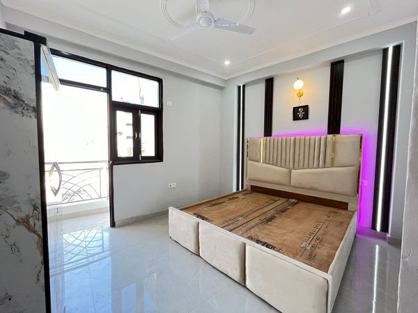 2bhk flat available for rent in saket, Delhi