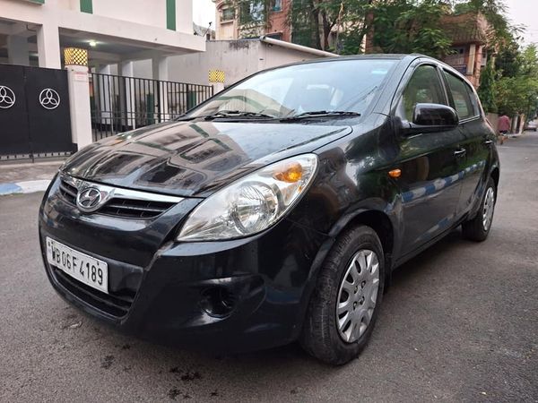 Hyundai i20 Magna for Sale @ Kolkata – 1.65 lakhs