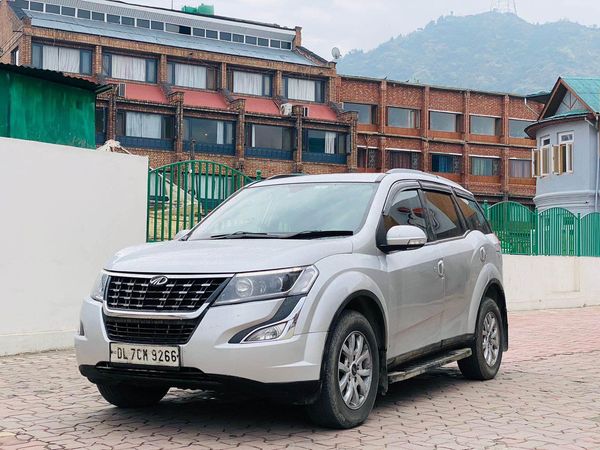 MAHINDRA XUV500 W6 for Sale @ Delhi – 6 lakhs