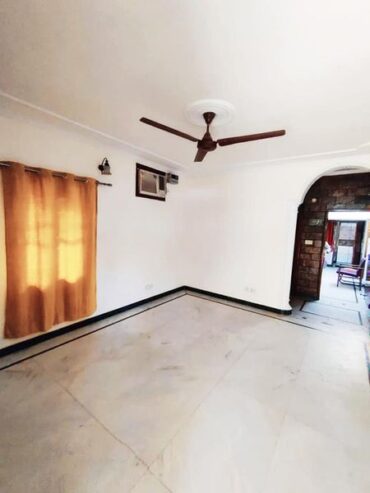 2bhk flat available for rent in Vasant Kunj , Delhi