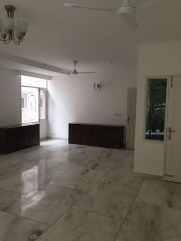 4BHK 450 SQ yrds Flat for Sale @ Hauz Khas, Delhi