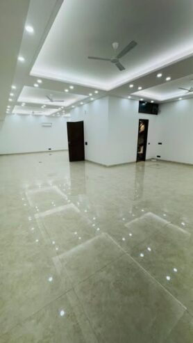 200 SQ YRDS 2BHK Flat for Sale @ Green Park, Delhi