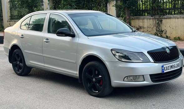 SKODA LAURA ELEGANCE 2.0 AT TDI for Sale @ Bangalore – 4.49 lakhs