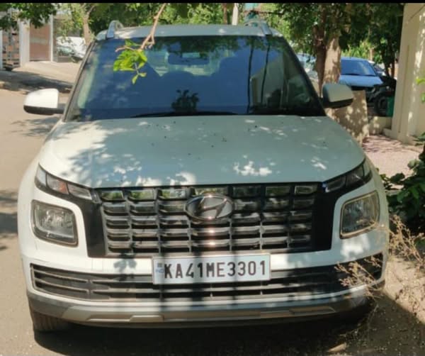 Hyundai Venue for Sale @ Bangalore – 10.5 lakhs