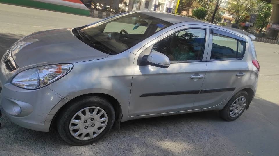Hyundai i20 Sports for sale @ Delhi – 1.35 Lakhs