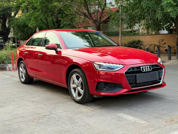 AUDI A4 40 TFSI PREMIUM for Sale @ Bangalore – 42.5 lakhs