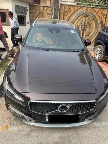 Volvo v90 cross country for Sale @ Delhi – 17.9 lakhs