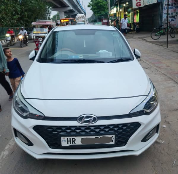 Hyundai i20 for Sale @ Delhi – 4.9 lakhs