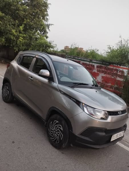 Mahindra KUV100 K4 for Sale @ Delhi – 2.2 lakhs