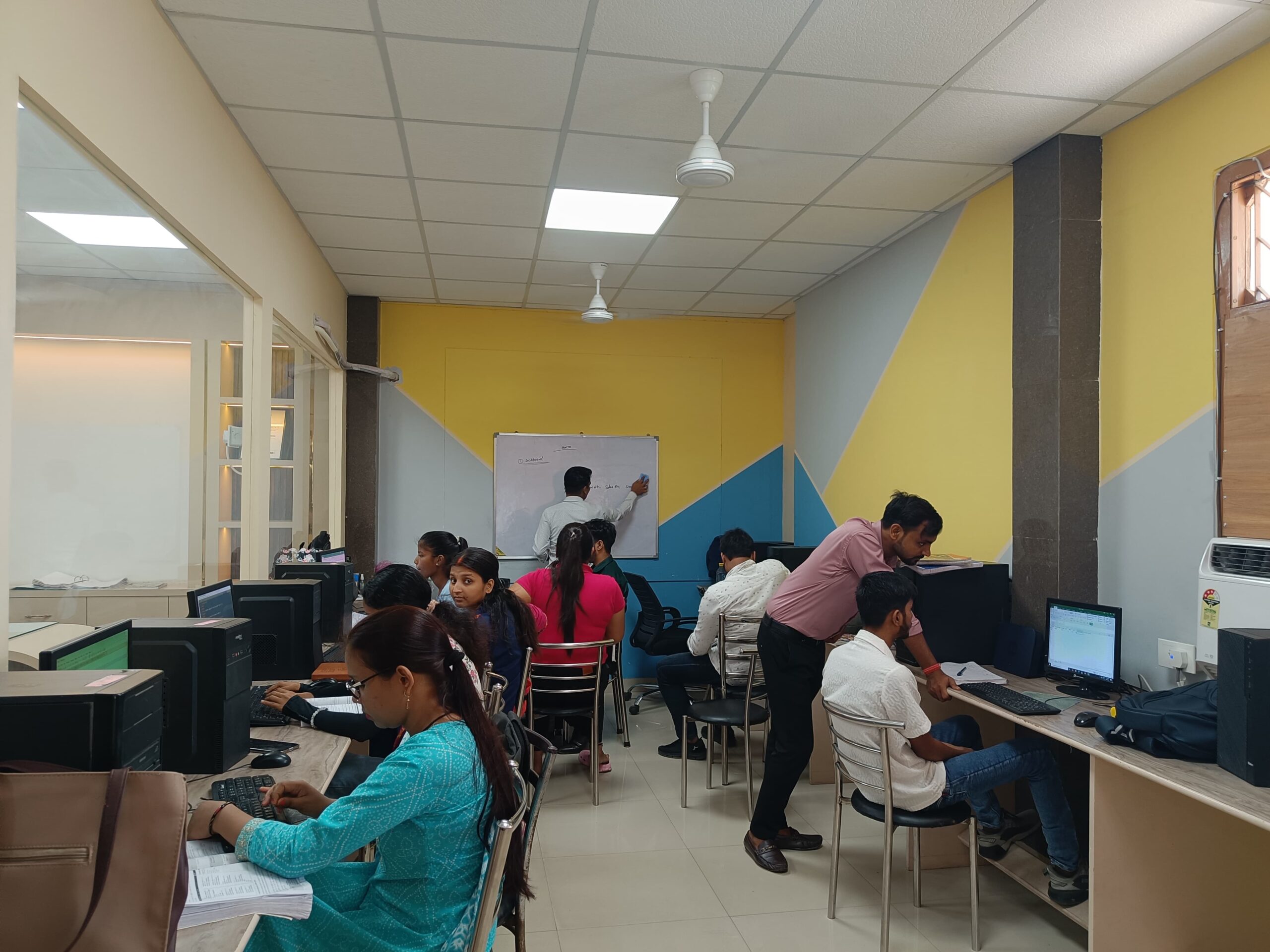 Emparta Express Learning – Best Computer Coaching Lucknow