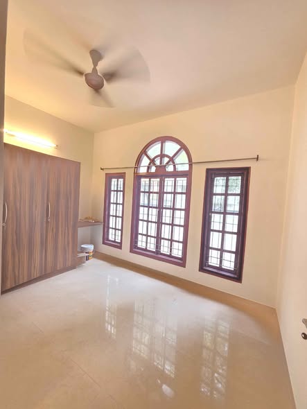 2 bhk semi furnished Flat for Rent @ Koramangala, Bangalore – 30k per month