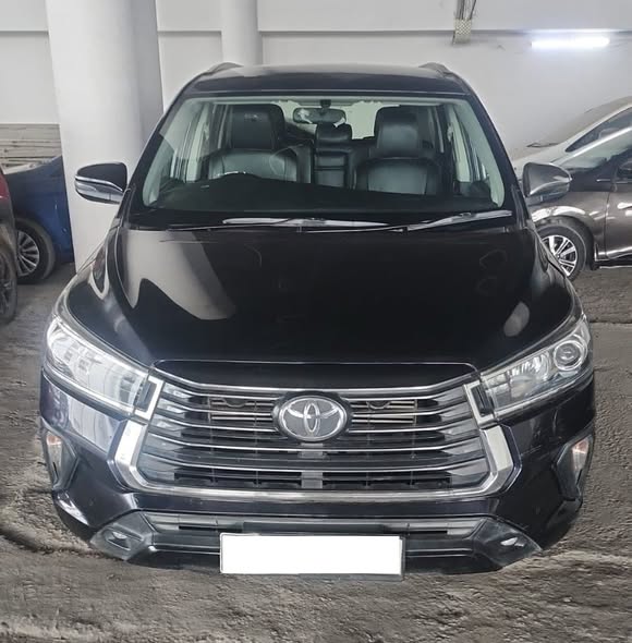 Toyota Innova Crysta V for Sale @ Delhi – 13.5 lakhs