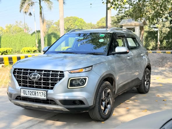 Hyundai Venue for Sale @ Delhi – 5.85 lakhs