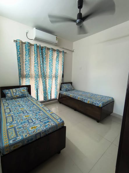 Double occupancy in master bedroom available @Worli, Mumbai – 22k per month