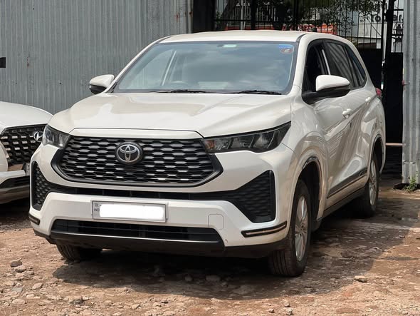 Toyota HYCROSS for Sale @ Kolkata – 17.75 lakhs