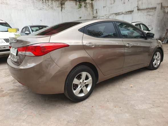 HYUNDAI ELANTRA for Sale @ Kolkata – 2.5 lakhs