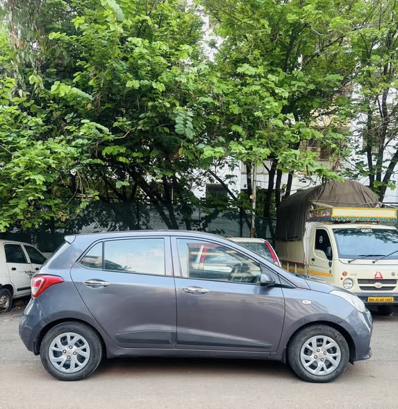 Hyundai Grand i10 CNG for Sale @ Delhi – 3.95 lakhs