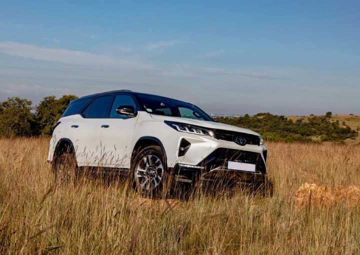 Toyota Fortuner Car Hire in Jaipur | SUV with Driver